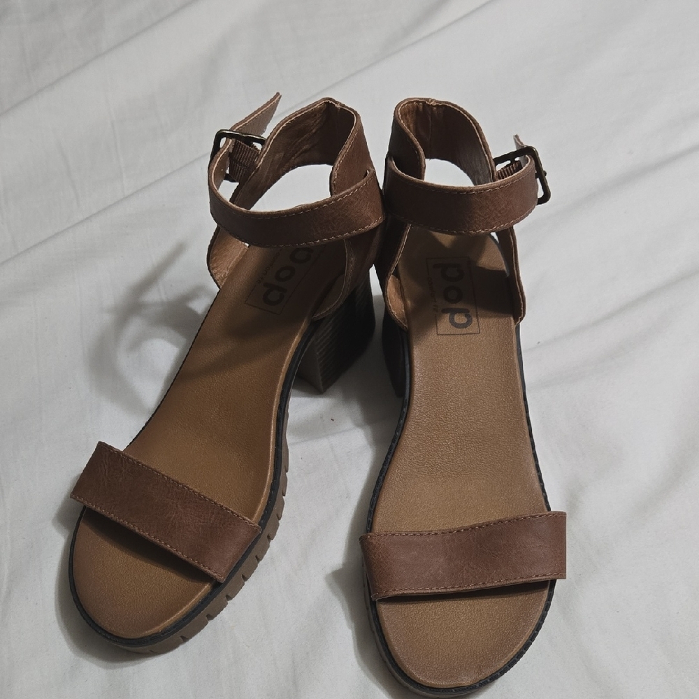 Chic Brown Block Heel Sandals